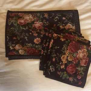 Matching Ralph Lauren 4x Placemats and Napkins